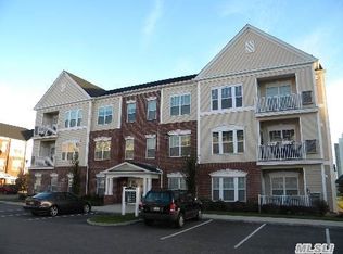 2135 Finch Ln, Central Islip, NY 11722