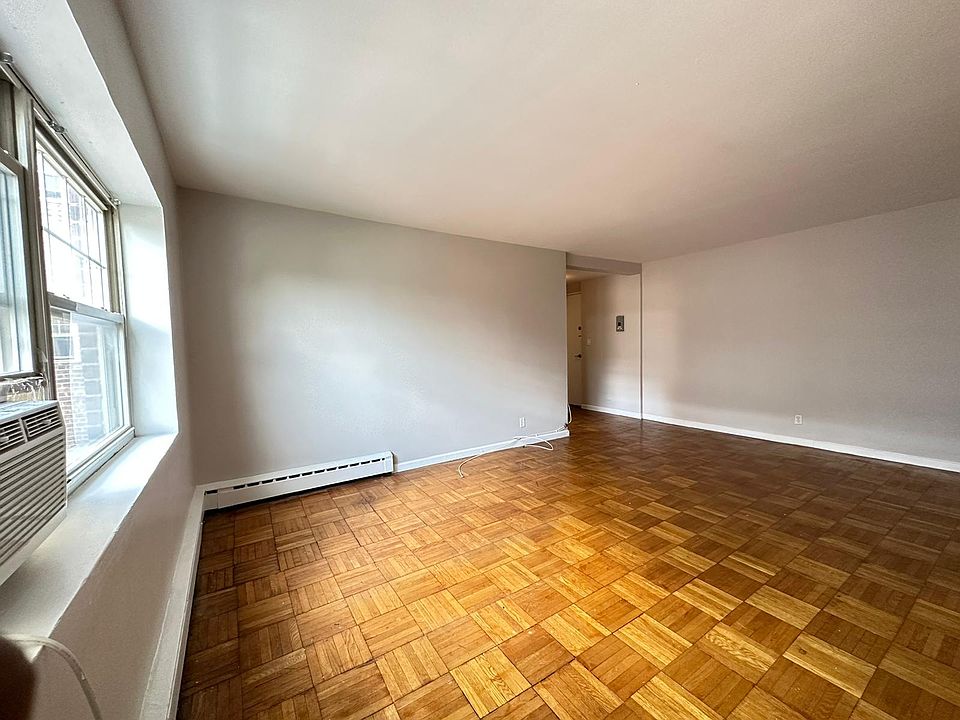 2nd image of 36 Duncan Ave #6JE