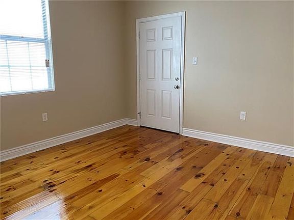4th image of 1921 Columbus St #1921