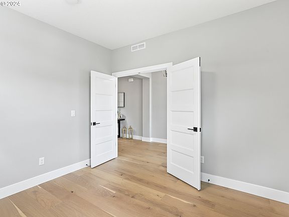 3rd image of 8004 NE 172nd Ave