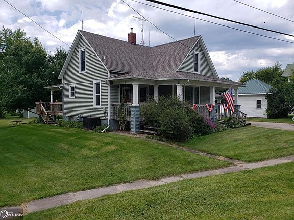3rd image of 408 E Maple Ave
