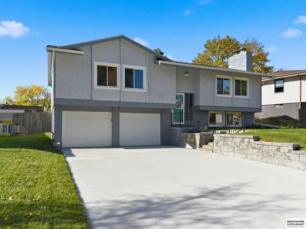 5112 Parkview Dr, Omaha, NE 68134