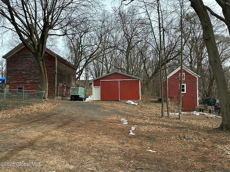4th image of 10 Burgoyne Avenue