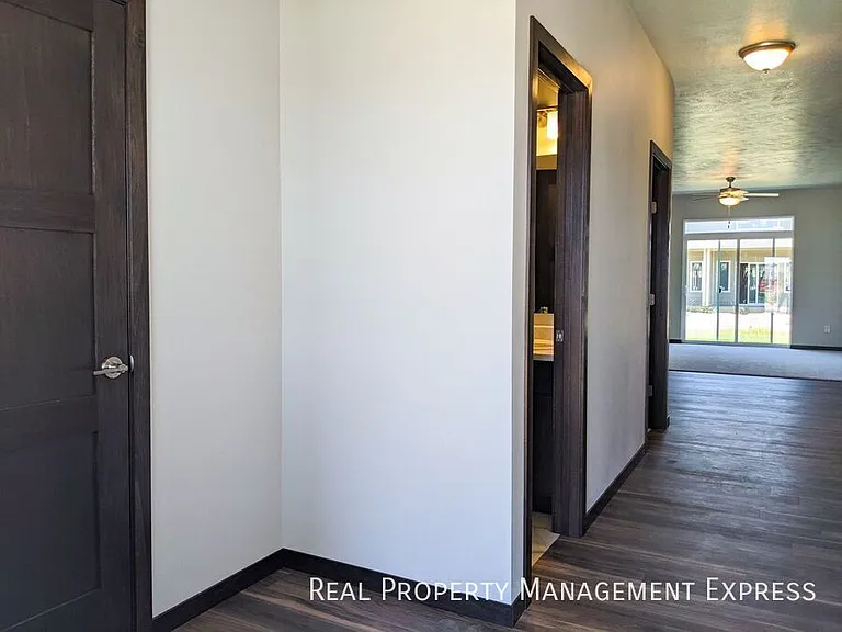 5414 S Dubuque Ave — Photo 8
