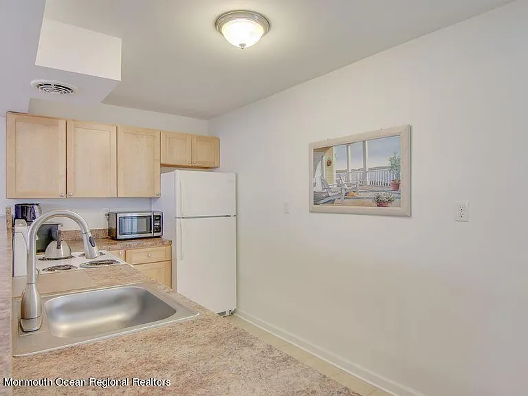 1488 Ocean Ave #16 — Photo 4