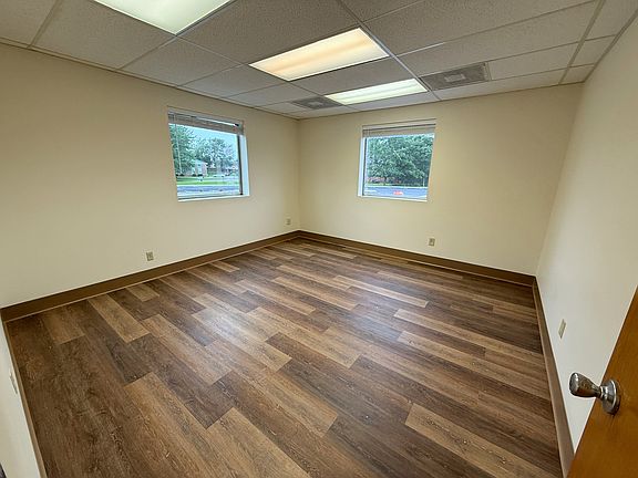 4th image of 1230 Woodland Dr Suite 117