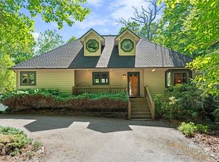 365 Peacock Dr, Blowing Rock, NC 28605