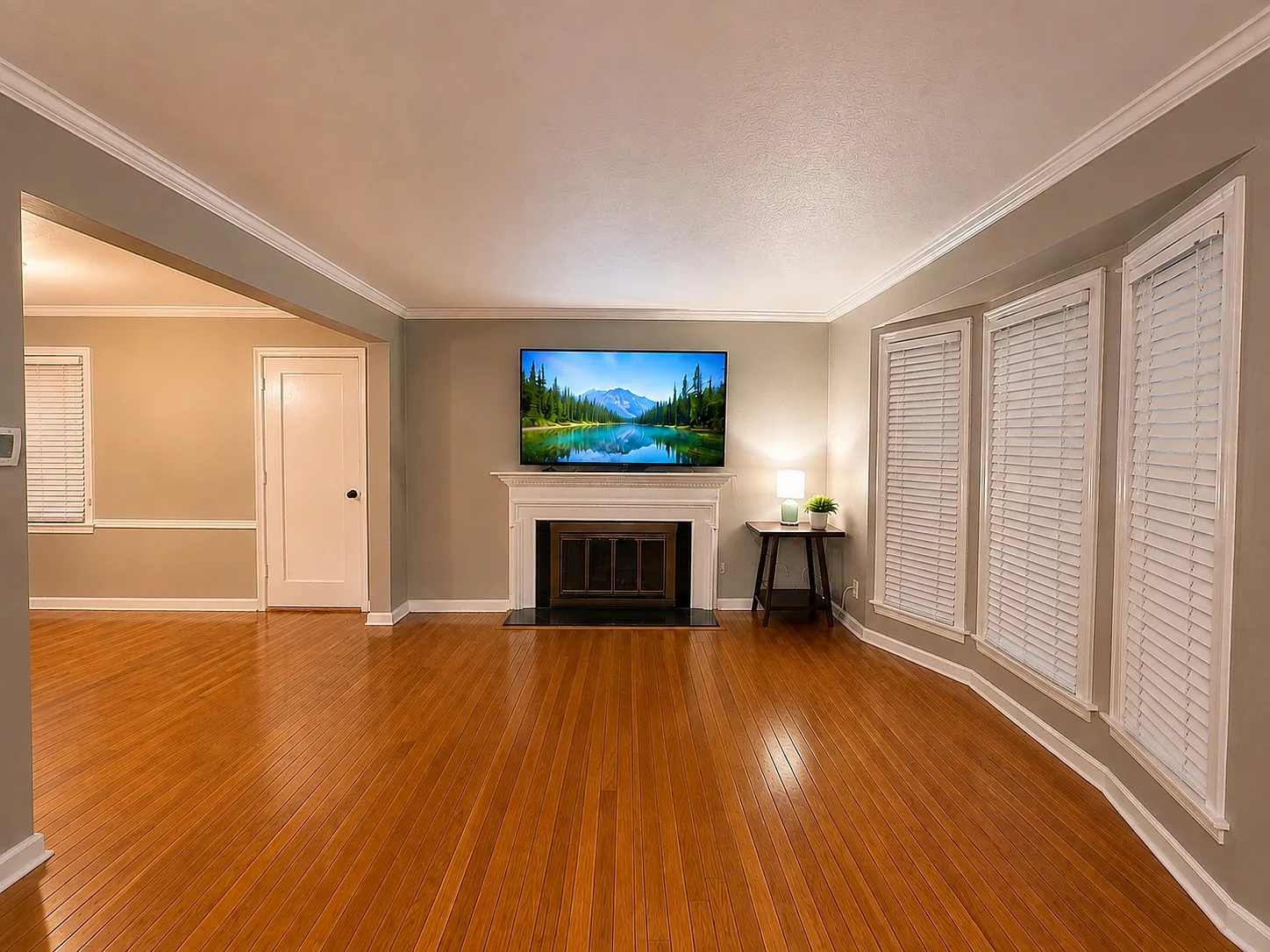 3 bed, 1200 sqft, $2,700 — Photo 2