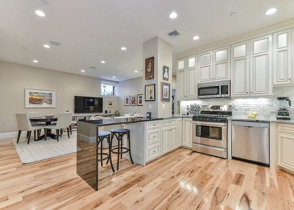 1st image of 9 Appleton St APT 1