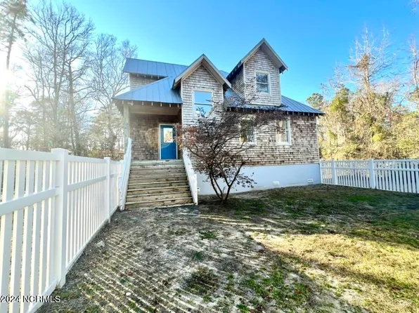 5036 The Woods Road, Kitty Hawk, NC 27949