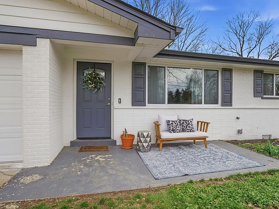 5th image of 588 Berdale Ln