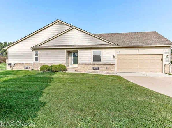 34195 Birchway Cir, Sterling Heights, MI 48312