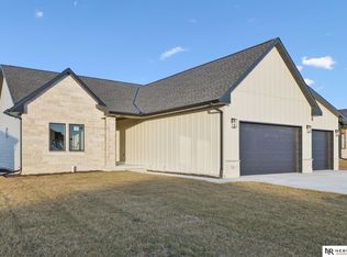 7320 Augustine Ave, Lincoln, NE 68516