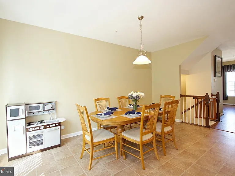 1050 Wisdom Ct — Photo 6