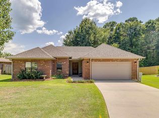 215 Hedge Hill Dr, Calhoun, LA 71225