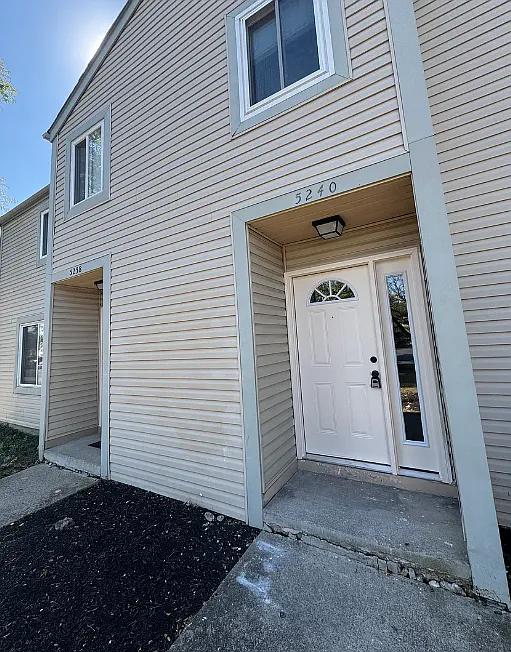 2 bed, 1.5 bath, 1056 sqft, $1,650 — Photo 1