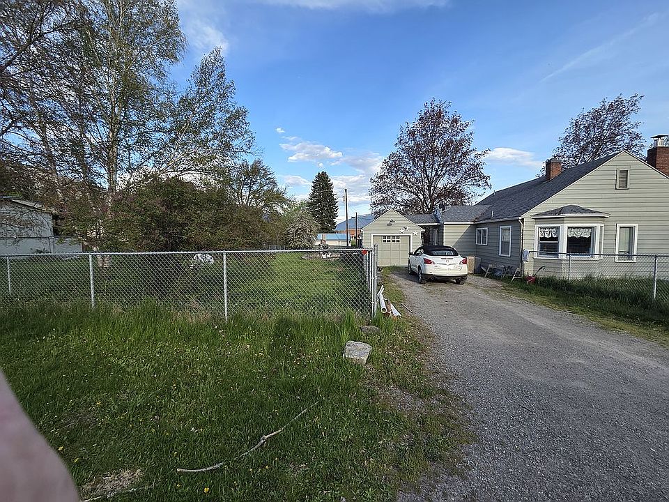 2nd image of 919 Maiden Ln
