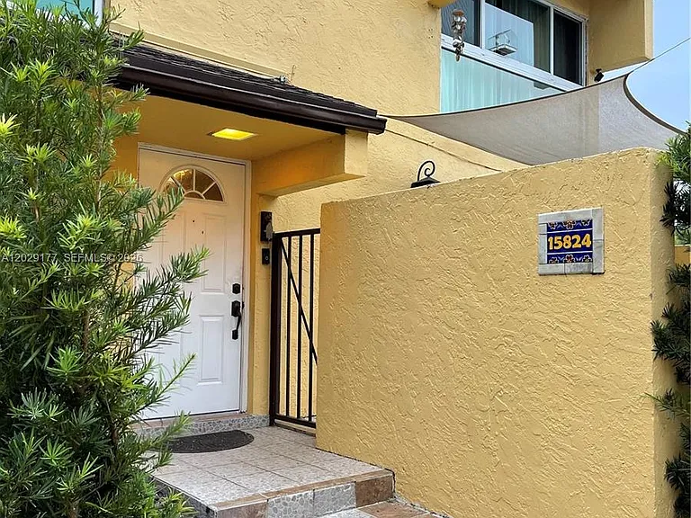 15824 SW 90th Ct — Photo 22