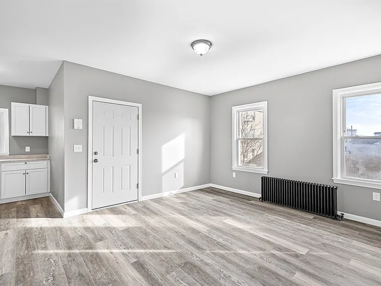 712 Eastern Ave #2 — Photo 3