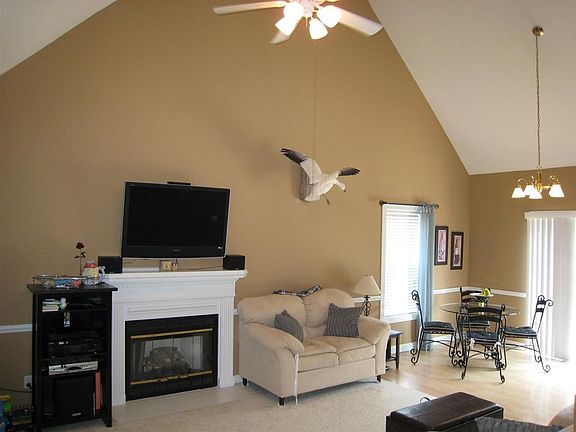 2nd image of 894 Ray Crawford Dr