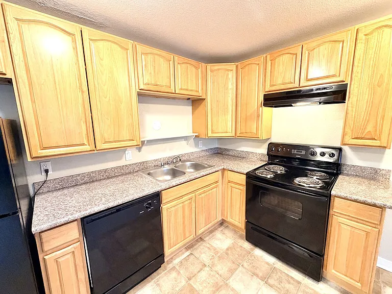 American Lake Townhomes — Photo 9