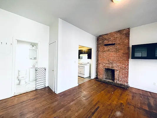 Rented by Ovation Properties, LLC | media 12