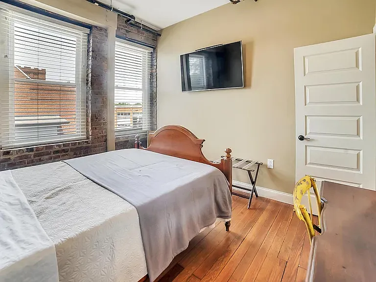 1617 Rossville Ave #2B — Photo 8