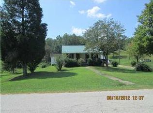 3235 Thorofare Rd, Clendenin, WV 25045