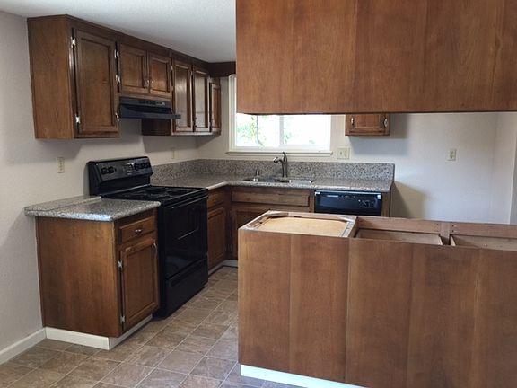 2nd image of 2841 Cordoba Ct