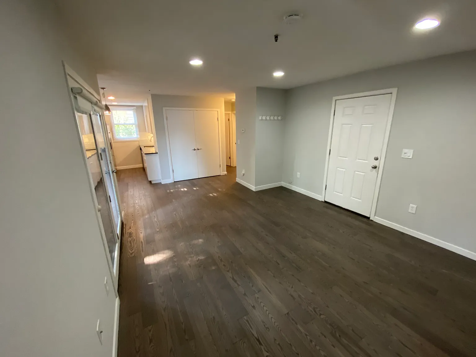 2 bed, 1100 sqft, $1,150 — Photo 2