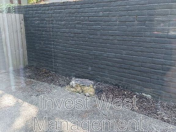 5th image of 3017 E 20th St