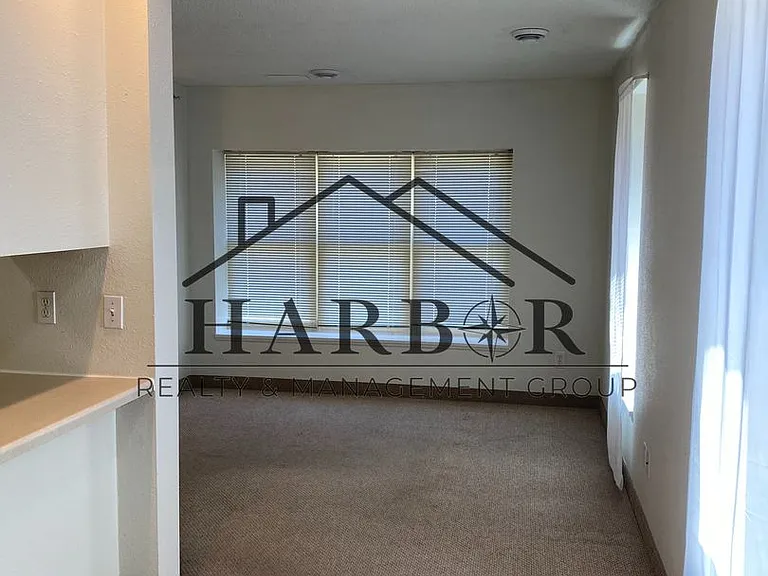 146 S Broadway St #102 — Photo 5