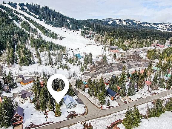 3rd image of 811 E Hyak Dr