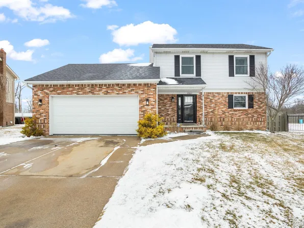 29867 James Ct, Gibraltar, MI 48173