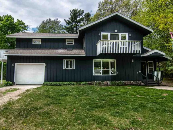 38095 Leonard Ln, Beaver Island, MI 49782
