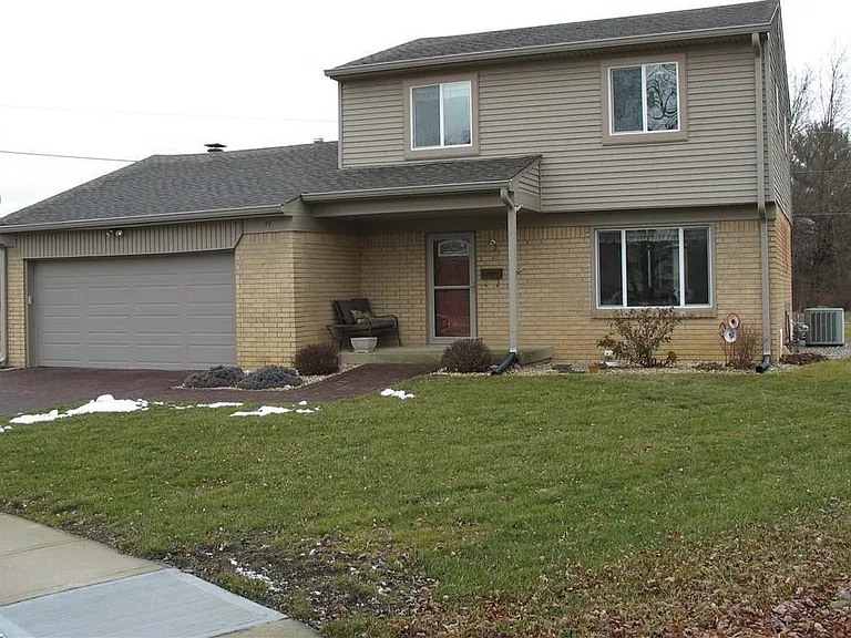 44 Picadilly Ct — Photo 1