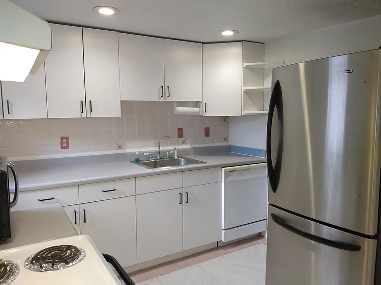1919 W North A St #2 — Photo 10