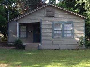 303 W Oliver Ave, Gladewater, TX 75647