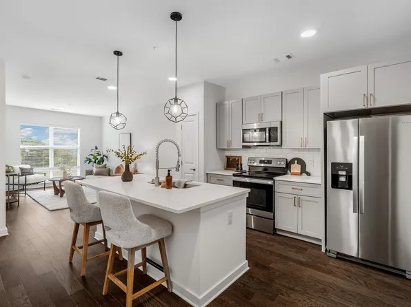 1677 54th Ave N APT 201, Nashville, TN 37209