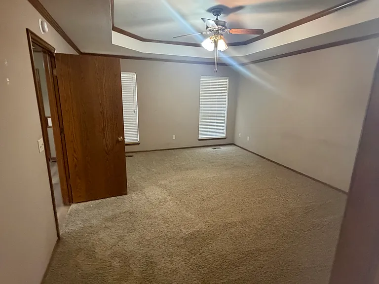 1612 N Locust Ter — Photo 16