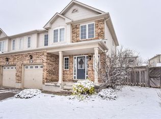 32 Redstart Dr, Cambridge, ON N1T2K3