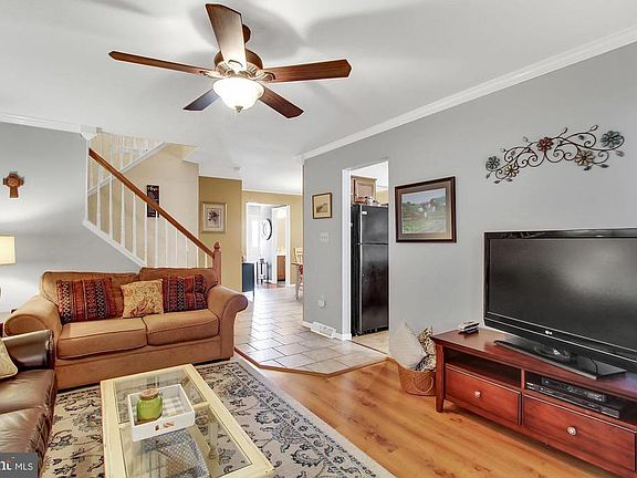 5th image of 465 Society Hill Cir
