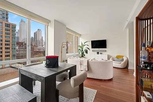 100 Riverside Blvd Photo 1
