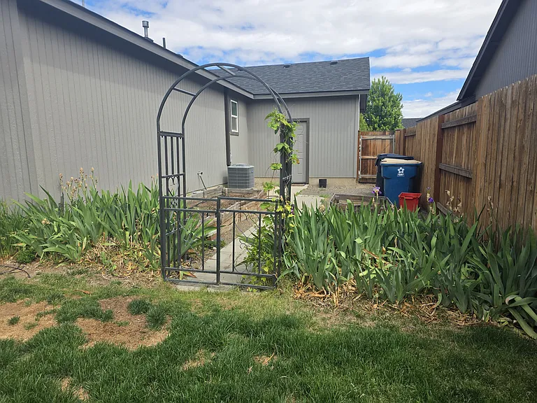 3650 SW Pumice Pl — Photo 31