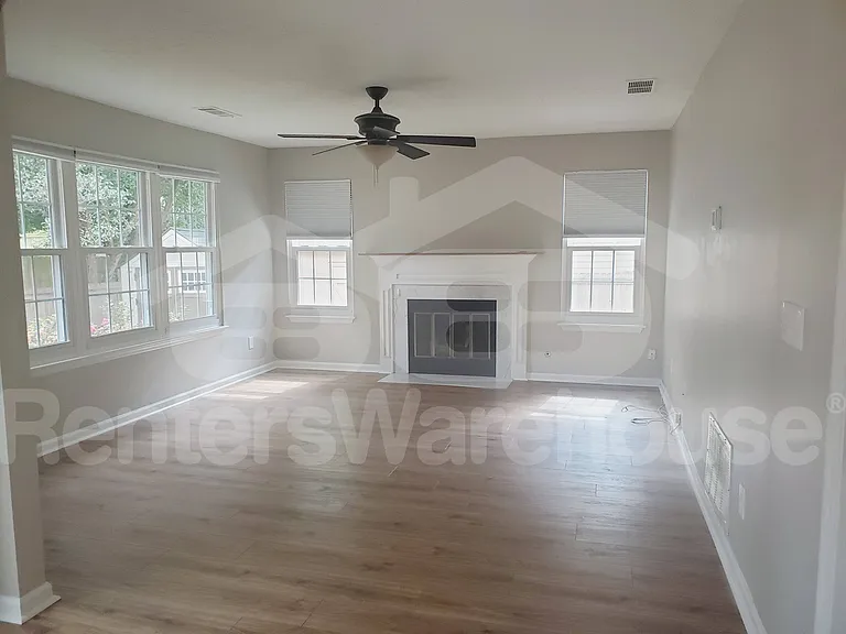 1020 Towne Manor Ct NW — Photo 5