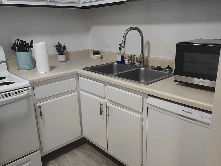 4445 Mobile Dr — Photo 18