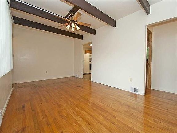 3rd image of 4948 Lindermer Ave