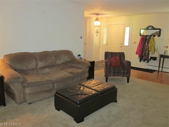 4th image of 457 Merrimak Dr