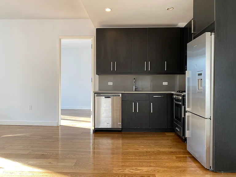 180 Nassau St #10A — Photo 12