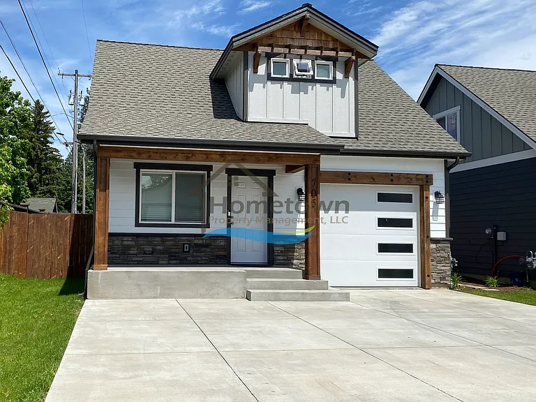 705 E Alaina Ave — Photo 1